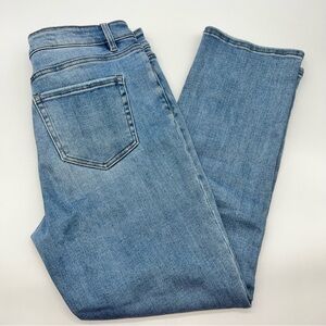 Vervet Blue Stylish Light Blue Wash Women's Straight Leg 5 Pocket Jeans-Size 29